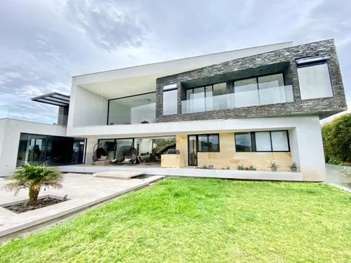 Casa En Venta En Las Palmas. Cod V11277