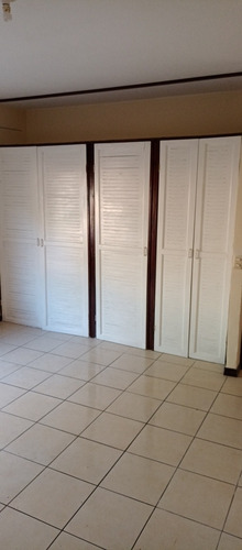 Imagen 8 de 22 de Alquilo Casa Con Zona Verde