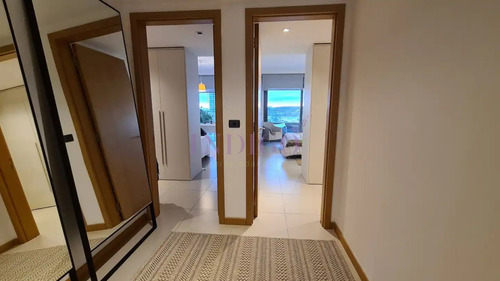 Venta Y Alquiler De Apartamento 4 Dormitorios, Punta Del Este, Uruguay