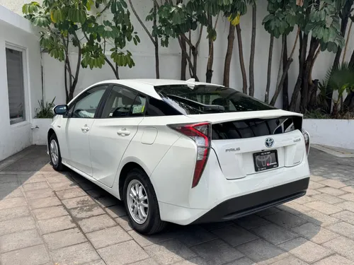 Toyota Prius 1.8 Premium Cvt
