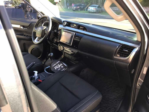 Toyota Hilux 2.8 Cd Srv 177cv 4x2 2017