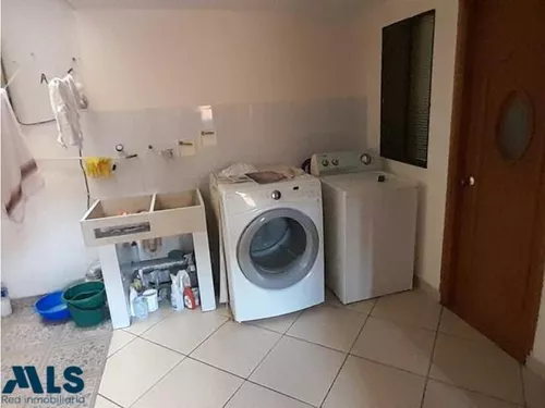 Casa Amplia En Sector Tranquilo(mls#242432)