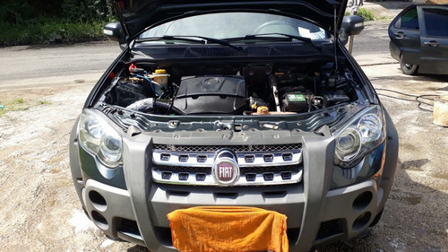 Fiat Strada 1.8 16v Adventure Cab. Dupla Flex Dualogic 2p
