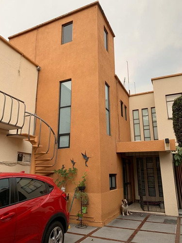 Casa En Venta Con Locales Comerciales En Coyoacan, Ciudad Jardín