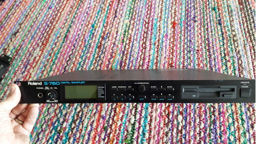 Roland S760 Con Ratón/ Tarjeta De Video. Yamaha Kurzkorg