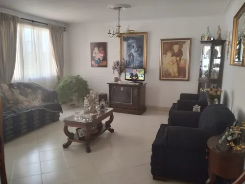Apartamento En Venta En Conquistadores. Cod V12304