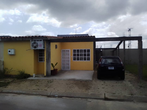 Se Vende Casa En La Urb Puerta Del Sur Ve02-305zs-ec