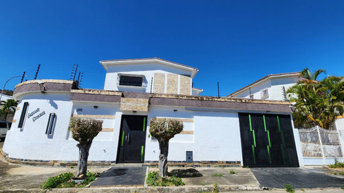 174040 Am* Venta Casa, Valles Del Camoruco, Valencia