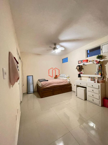 Casa En Venta En Mirador La Silla 3 Niveles, Terraza Y Cochera Techada A 3 Cuadras Estadio Bbva