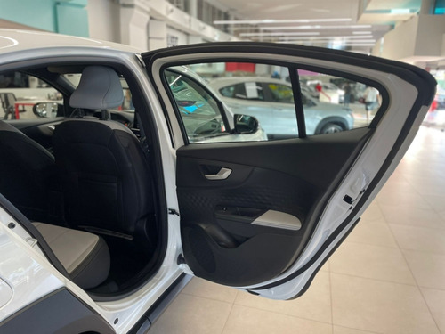 Fiat FASTBACK FASTBACK IMPETUS TURBO 200 HYBRID AT