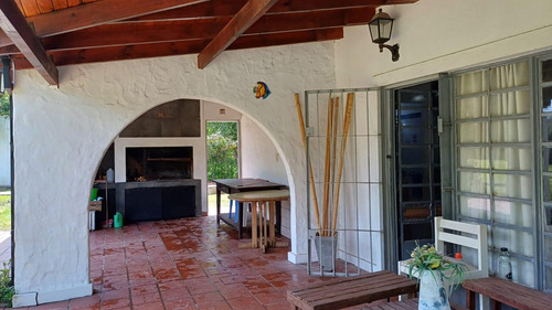 Casa En Venta Con Escritura Inmediata- Villa Parque Sicardi
