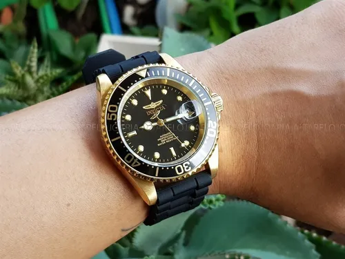 Invicta 23681 top