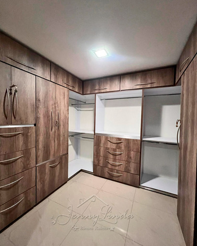 En Venta Hermosa Casa En Urb. Privada Bosque Monique, El Castaño Maracay Aragua
