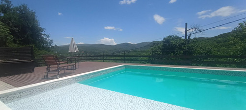 Casa De Dos Dorm, Cocina Comedor, Dos Baños. Pileta Y Dos Dptos Para Alquier Temporal