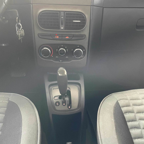 Imagem 8 de 11 de Fiat Idea 2015 1.8 16v Adventure Flex Dualogic 5p