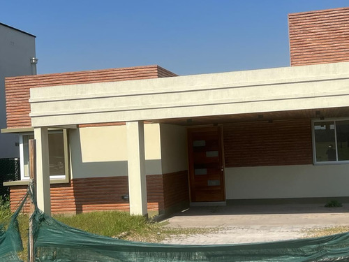 Casa En Venta En Tafí Viejo