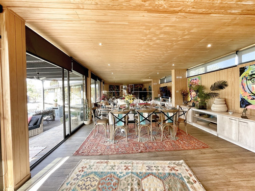 Casa En Arriendo De 5 Dorm. En Cond El Algarrobal