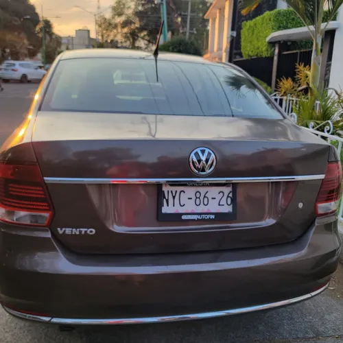 Volkswagen Vento 1.6 Highline Mt