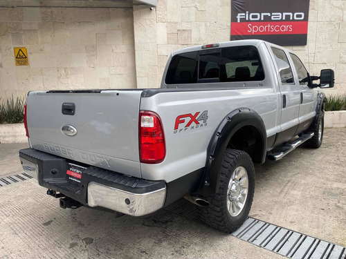 Imagen 4 de 10 de Ford F-350 Lariat