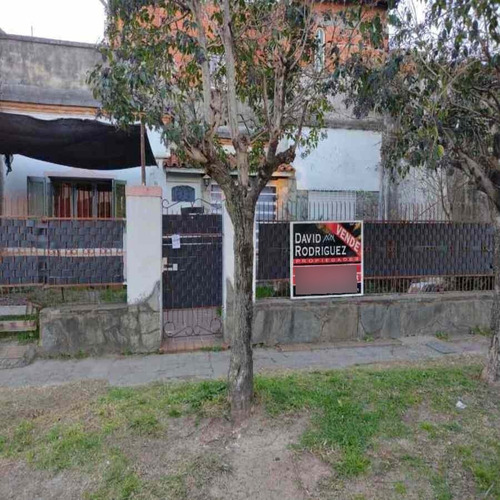 Venta - Casa Ideal Para 2 Familias - El Palomar