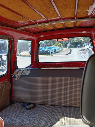 Camioneta Para 5 Pasajeros.