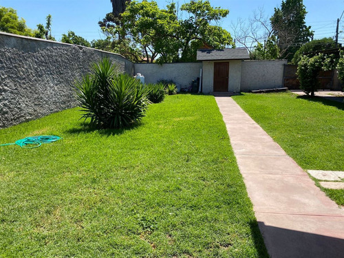 Casa En Venta De 4 Dorm. En Isla De Maipo