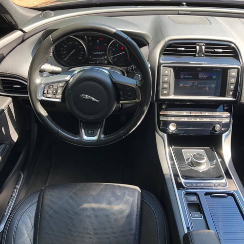 Jaguar Xe 2.0 16v Ingenium P250 Gasolina R-sport 4p
