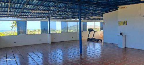 En Venta Estupenda Posada O Aparthotel Con Proyecto De Complejo Turistico Ubicado En Playa El Agua Isla De Margarita. Cf