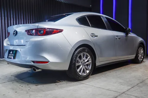 Mazda 3 Touring 2.0