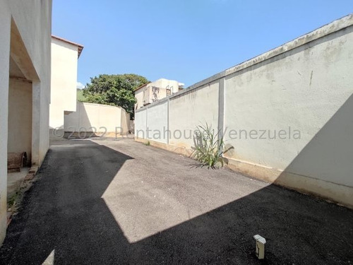 Imagen 21 de 30 de Townhouse En Venta Con Financiamiento, Barrio Sucre. Las Delicias Maracay 23-7799 Hc