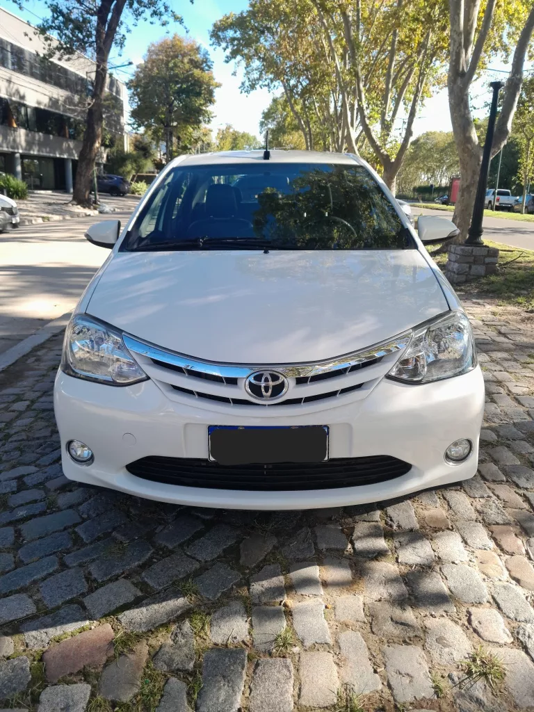 Toyota Etios 1.5 Platinum 4 p