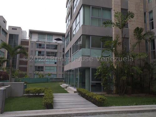 Bello Y Cómodo Apartamento En Venta Lomas Del Sol, Caracas 23-18385