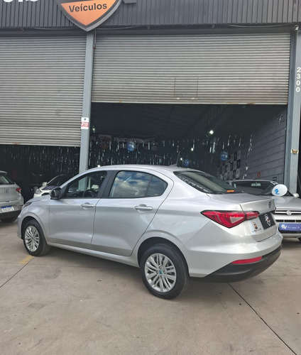 Fiat Cronos 1.3 Drive Flex 4p