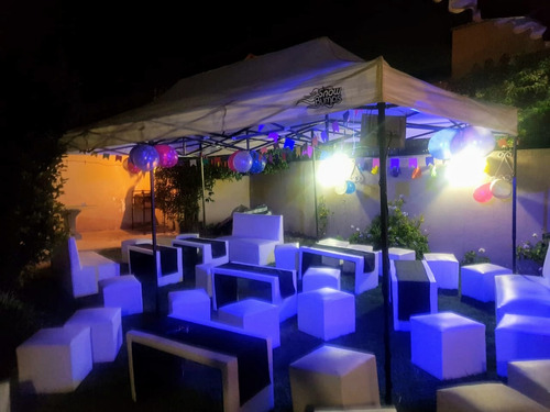 Imagen 2 de 10 de Alquiler De Livings, Puff, Gazebos, Carpas, Tambores Bebidas