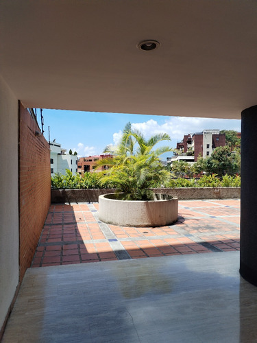 Apartamento En Alquiler El Peñon. Semi Equipado Con Terraza