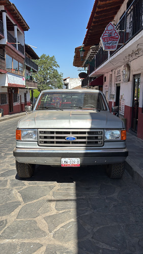 T/m Cuatro Velocidades. Motor 302 V8. Cajón Estandar