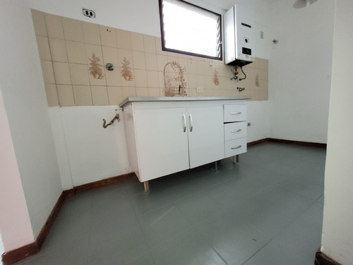 Imagen 6 de 11 de Avellaneda. Ph Con Patio Sin Expensas. Venta