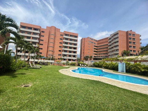 Apartamento En Alquiler En Lomas Del Sol 150mt2 3d 2b 3p