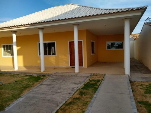 Imagem 1 de 14 de Casa 3 Dormitórios Para Venda Em Araruama, Parque Hotel, 3 Dormitórios, 1 Suíte, 1 Banheiro, 3 Vagas - 285_2-570277