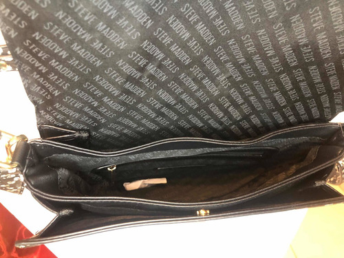 Imagen 6 de 8 de Bolsa Crossbody Steve Madden Negra Estampada.