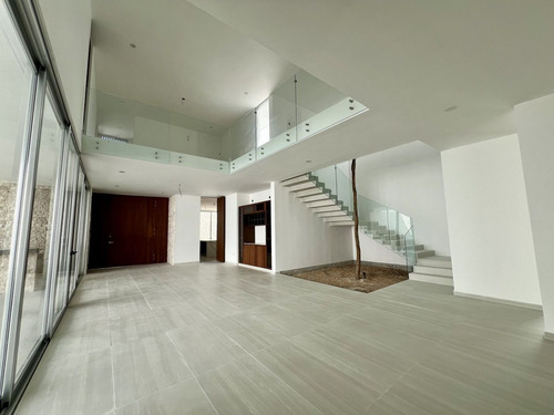 Casa En Venta En Mérida, Privada El Origen, Mod. 597, De Lujo