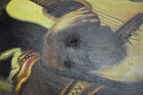 Antiguo Oleo Gaucho Con Guitarra Firma Ilegible Con Detalle (Usado)