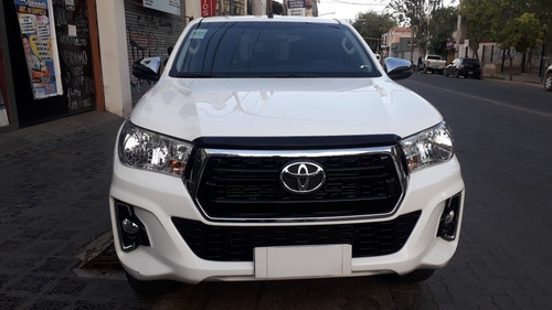 Imagen 2 de 14 de Toyota Hilux 2.8 Cd Srv 177cv 4x2 2020