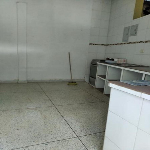 Imagen 10 de 12 de Alquilo 7 Cubículos Con Baño C/u, Los Rauceos, Mbi.