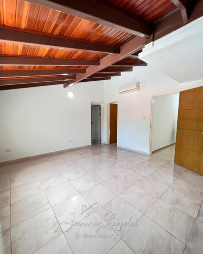 En Alquiler Townhouse De 180 M² Avenida Principal Del Castaño, Maracay Aragua