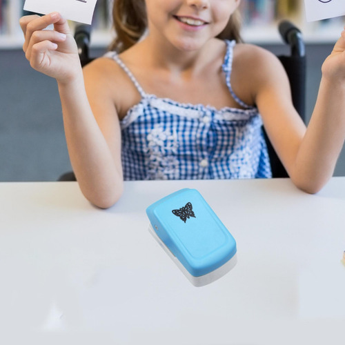 Perforadora De Relieve Ligera Para Tarjetas De Festivales En