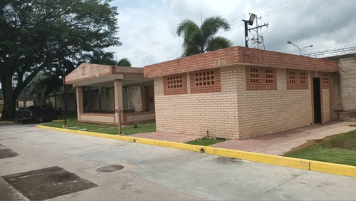 Town House En Alquiler Residencias Villa La Fontana En San Diego Carabobo. St