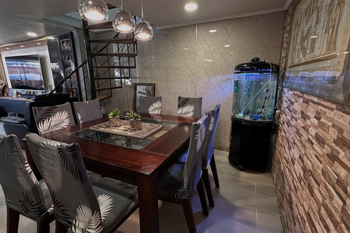 Casa 4 Dormitorios A 1 Cuadra De Vic. Mackenna