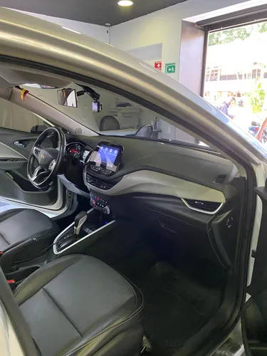 Chevrolet Onix 1.0T Premier Sedan At
