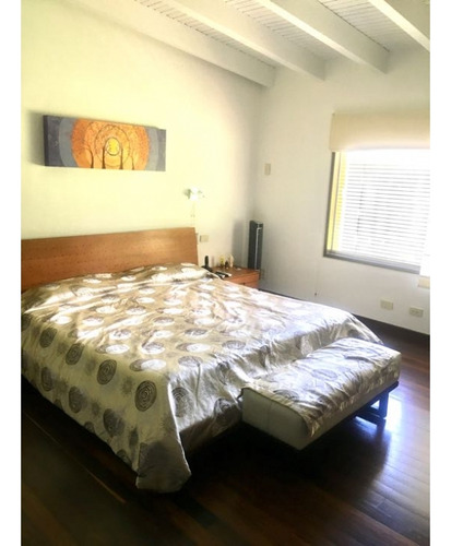 En Venta Casa 680m2 6h/6b/11p Cerro Verde 6194
